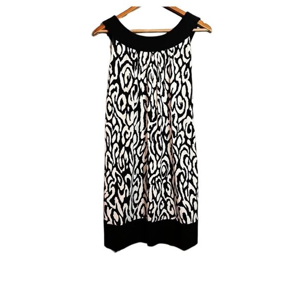 3 for $30! Ronni Nicole patterned dress - Picture 8 of 8